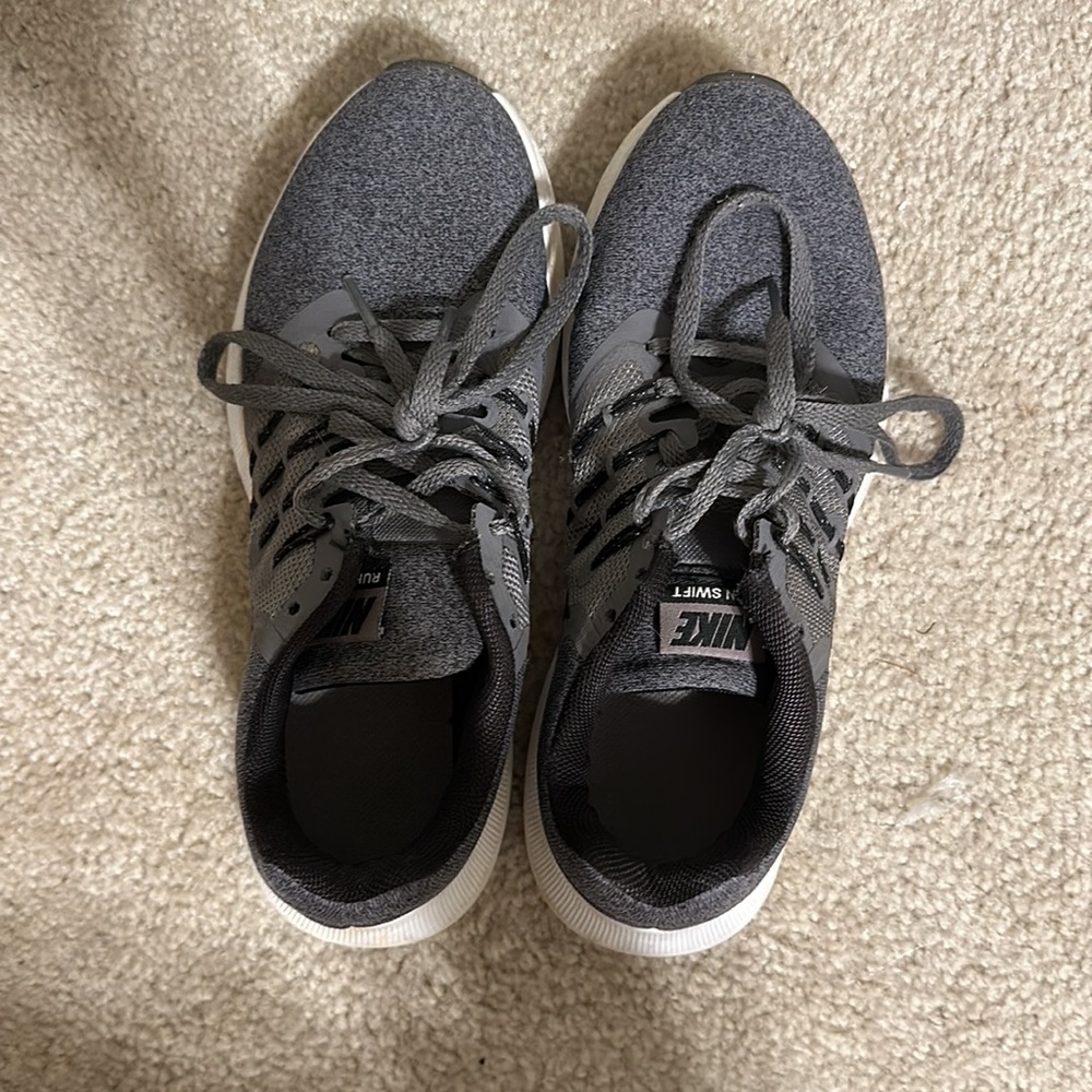 NIKE RUN SWIFT RUNNING SHOES - Picture 5 of 6